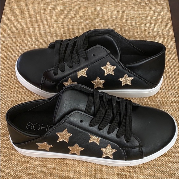 Gold Star Sneakers - Picture 5 of 10